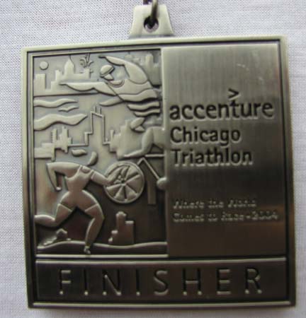 ChicagoTriathlon2004Y_MedalFront