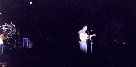 DaveMatthewsGorge2003M_DaveInSpotlight