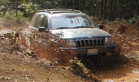 CampJeep2004DE_PlayingInMud