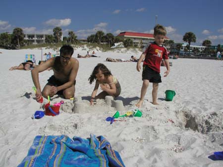 FloridaClearwaterBeach2004D_RajSydneyAvynMakingSandcastle